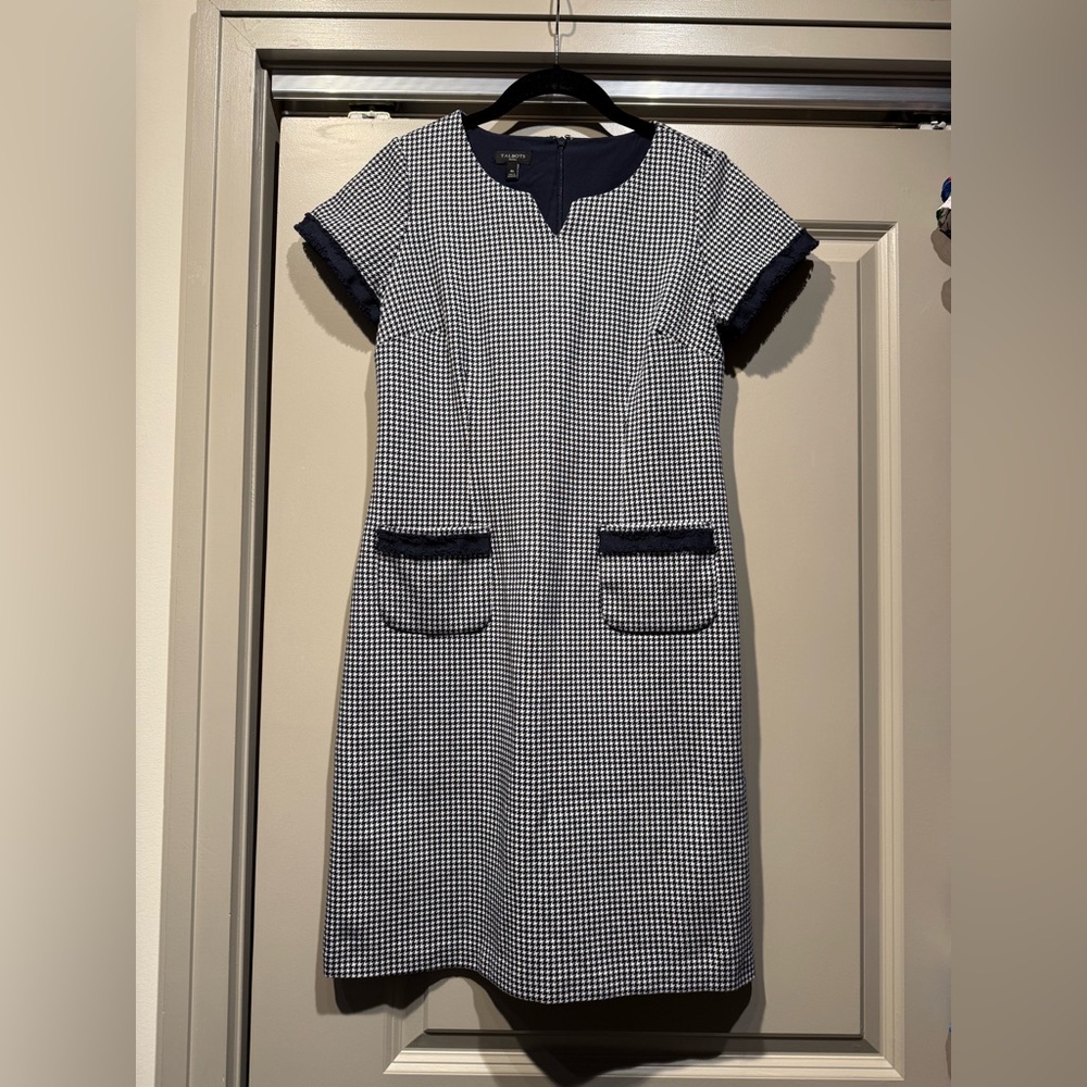 Talbots dress Navy and White Houndstooth short sleeve Mini Dress - women’s 4P